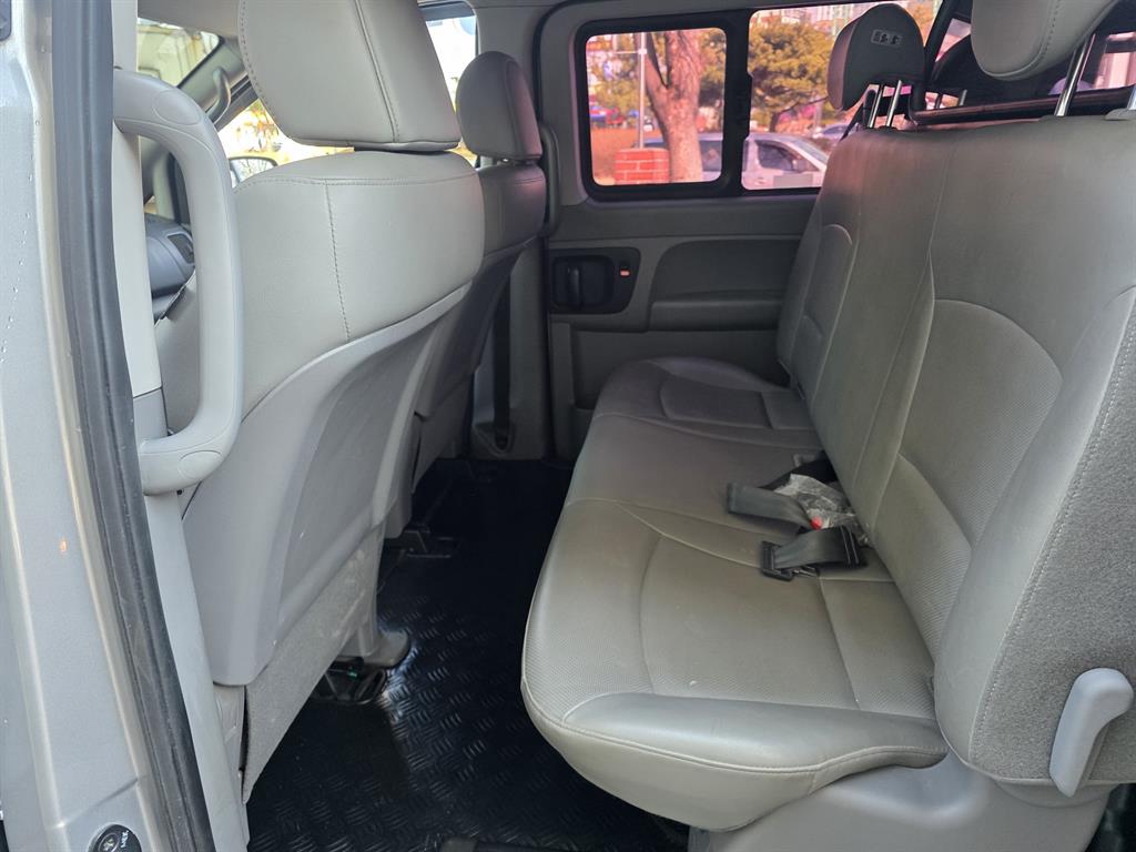 HYUNDAI Starex 2018 Plateado - Importación desde Corea - HF Imports Iquique - Foto 15