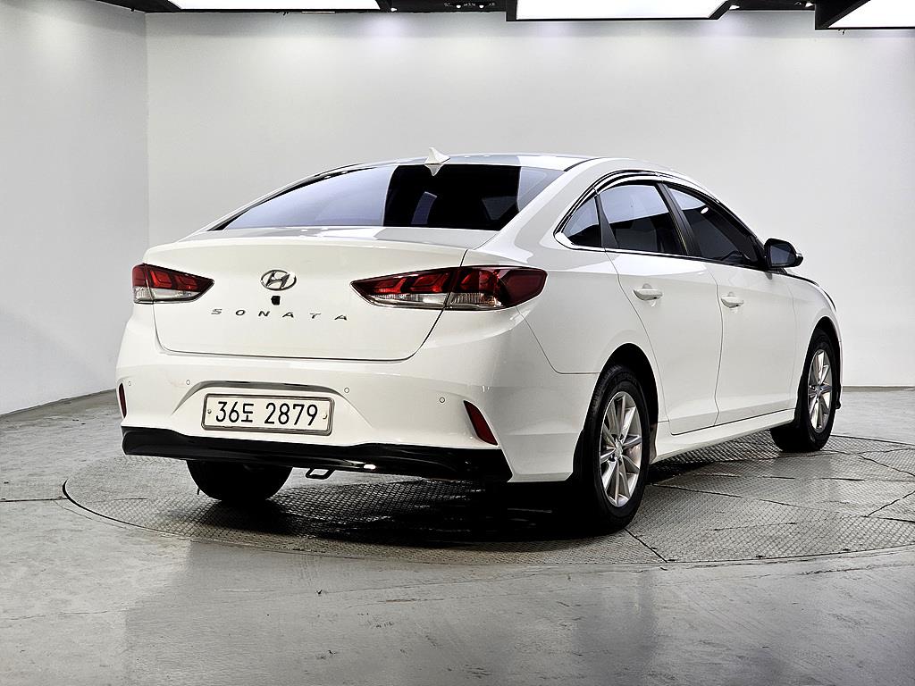 HYUNDAI Sonata - Vista 4