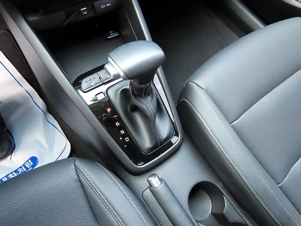 KIA Stonic - Vista 10