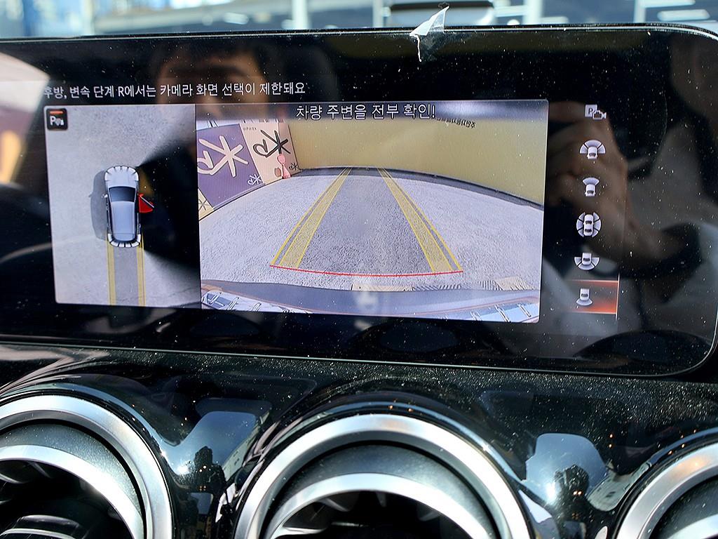 Mercedes Benz EQA 2022 Gold color - Importación desde Corea - HF Imports Iquique - Foto 8