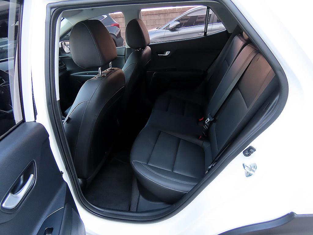 KIA Stonic - Vista 6