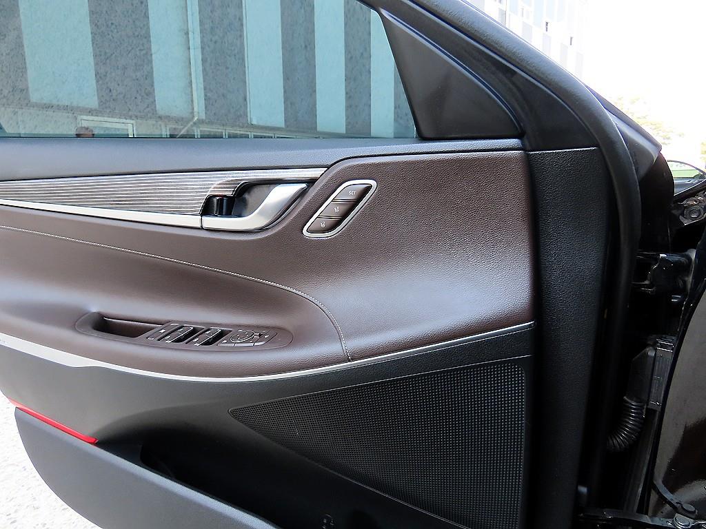 HYUNDAI Grandeur - Vista 11