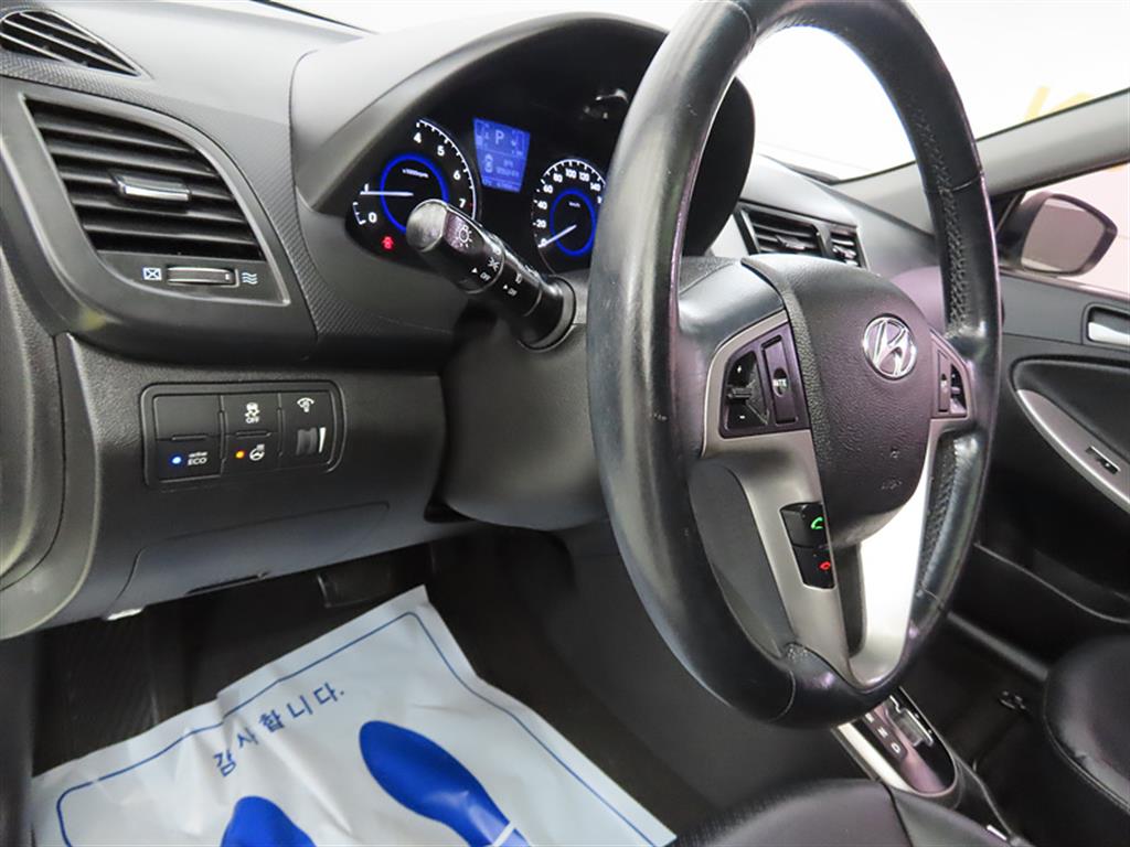 HYUNDAI Accent 2015 Blanco - Importación desde Corea - HF Imports Iquique - Foto 14