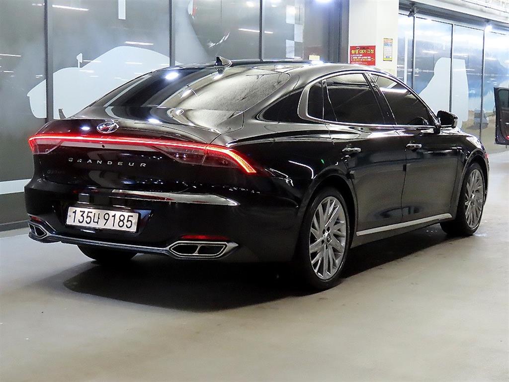 HYUNDAI Grandeur - Vista 5