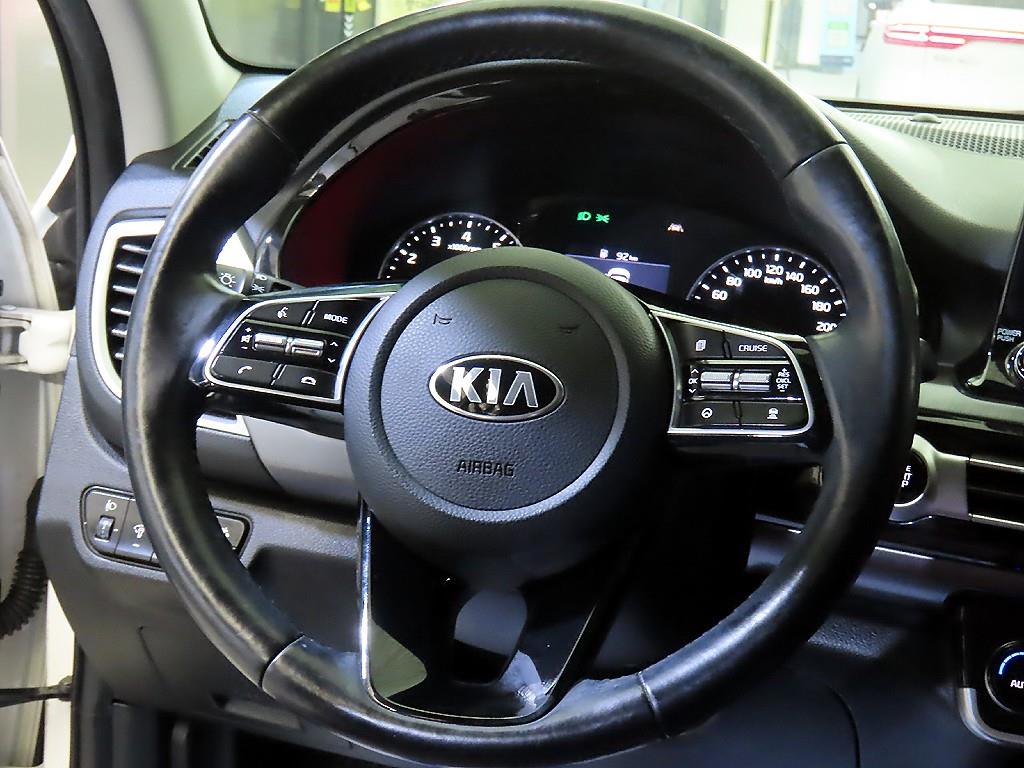 KIA Seltos - Vista 8