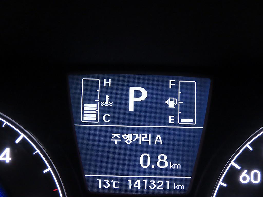 HYUNDAI Accent - Vista 9