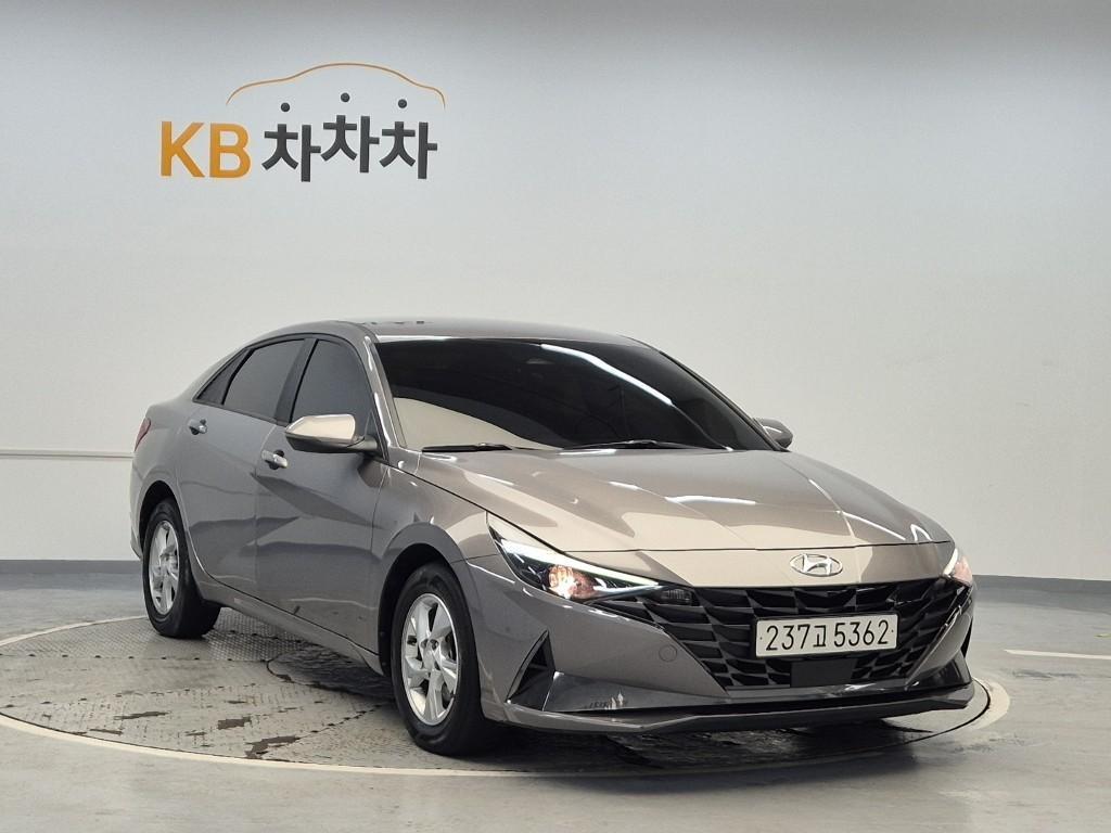 HYUNDAI Avante - Vista 4