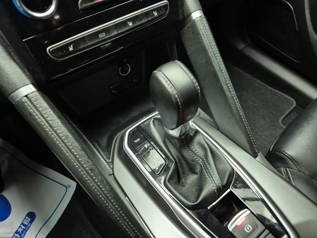 SAMSUNG QM6 - Vista 8