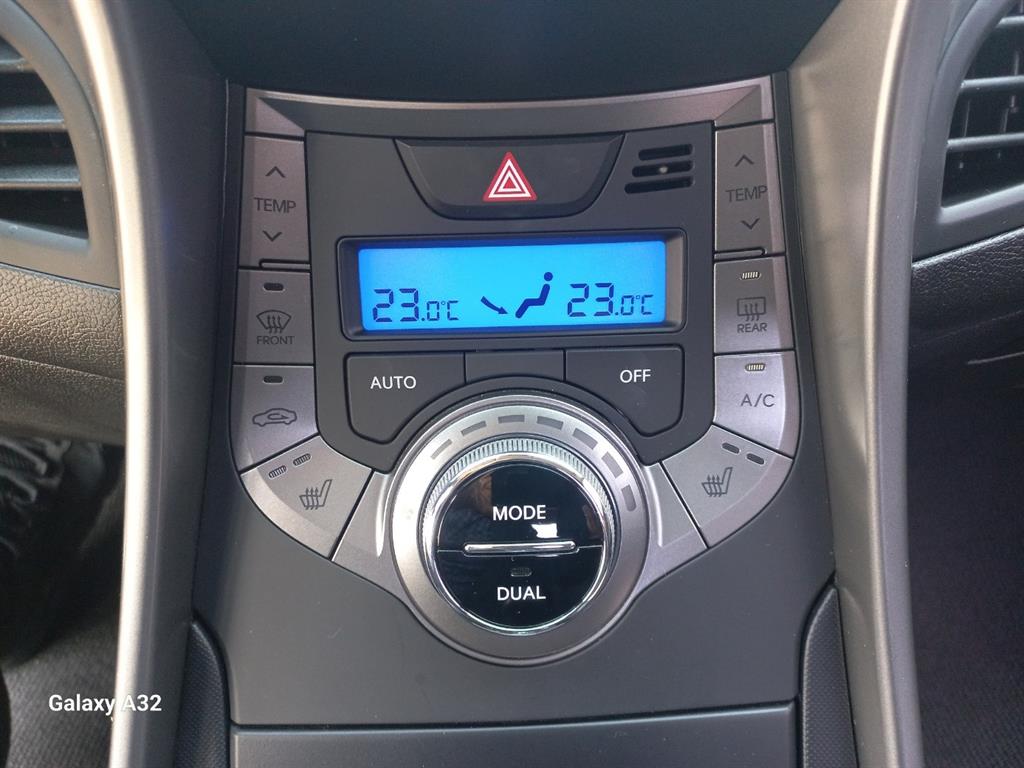 HYUNDAI Avante 2014 Gris - Importación desde Corea - HF Imports Iquique - Foto 13