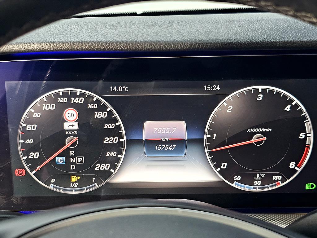 Mercedes Benz E class - Vista 7