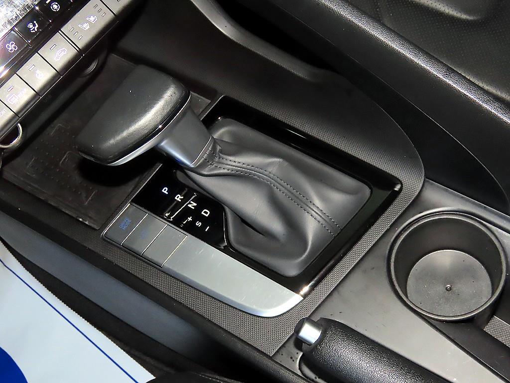 HYUNDAI Avante - Vista 12