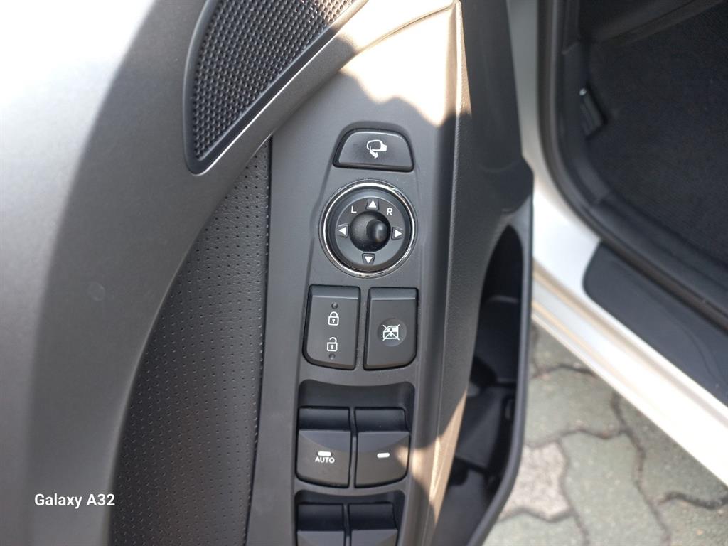 HYUNDAI Avante - Vista 6