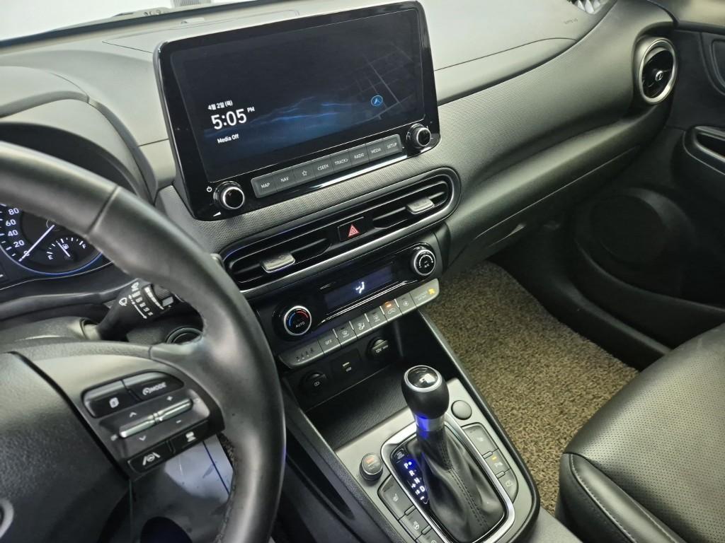 HYUNDAI Kona - Vista 10