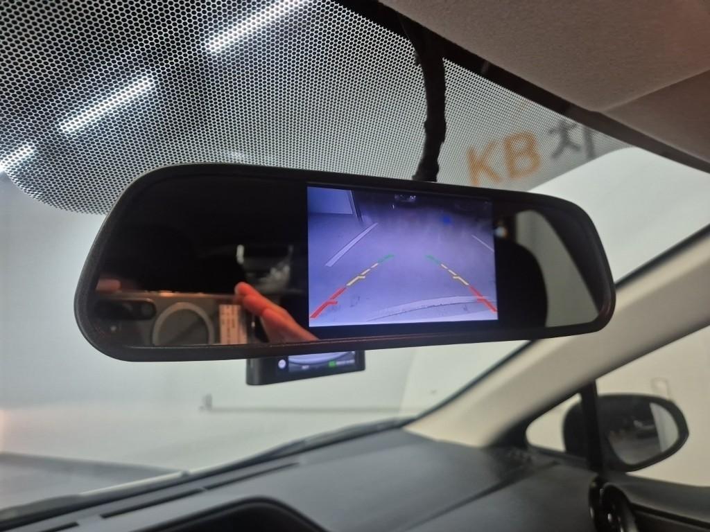 Toyota Prius 2019 Blanco - Importación desde Corea - HF Imports Iquique - Foto 15