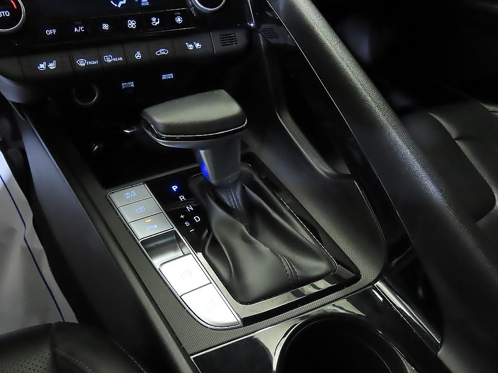 HYUNDAI Avante - Vista 12