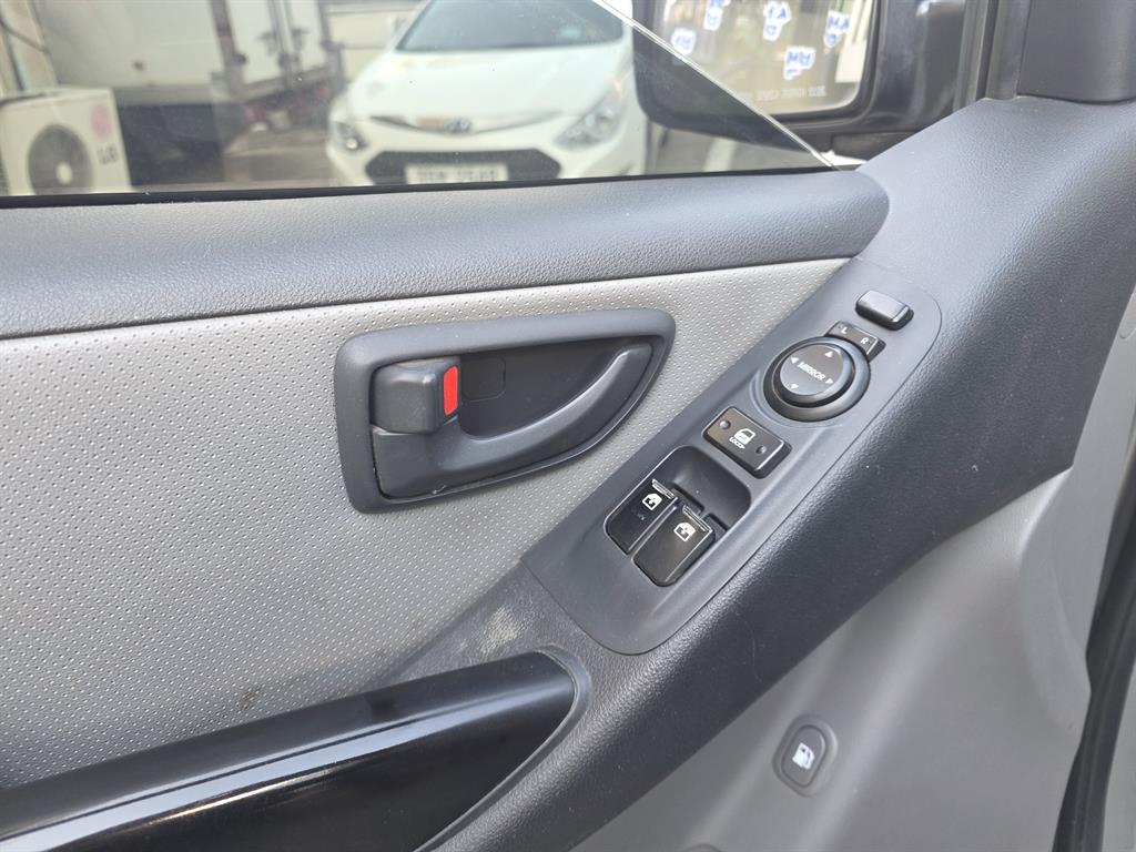 HYUNDAI Starex 2018 Plateado - Importación desde Corea - HF Imports Iquique - Foto 17