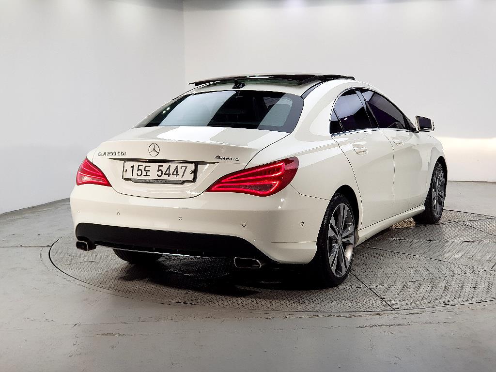 Mercedes Benz CLA Class - Vista 4