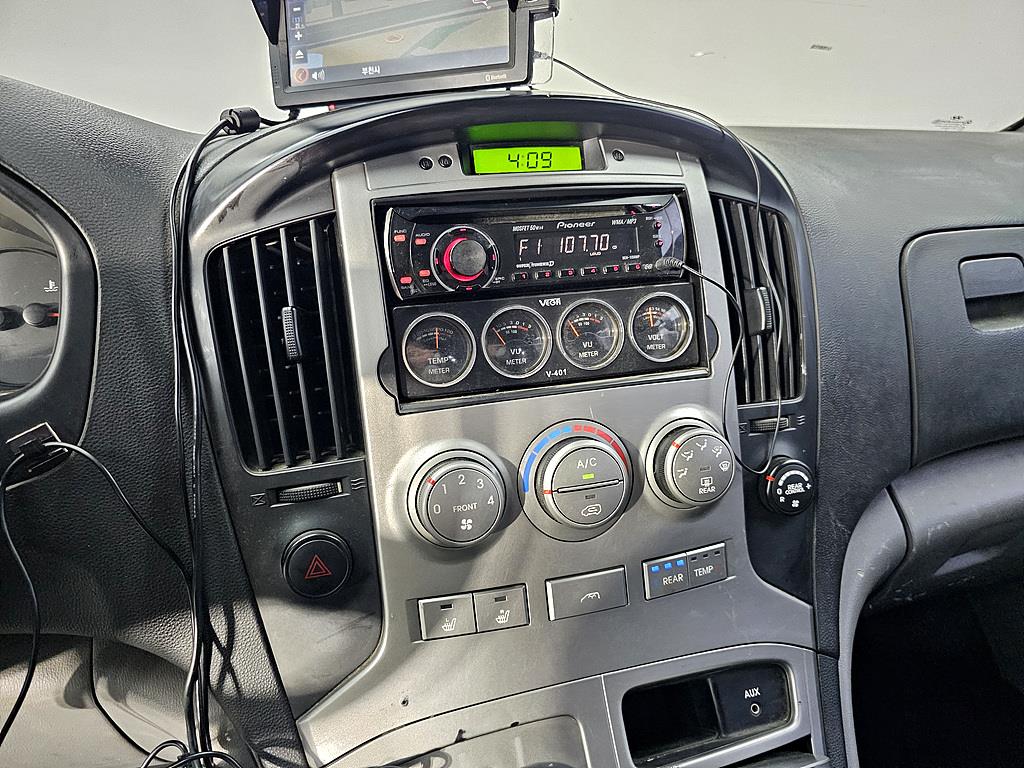 HYUNDAI Starex 2010 Plateado - Importación desde Corea - HF Imports Iquique - Foto 14