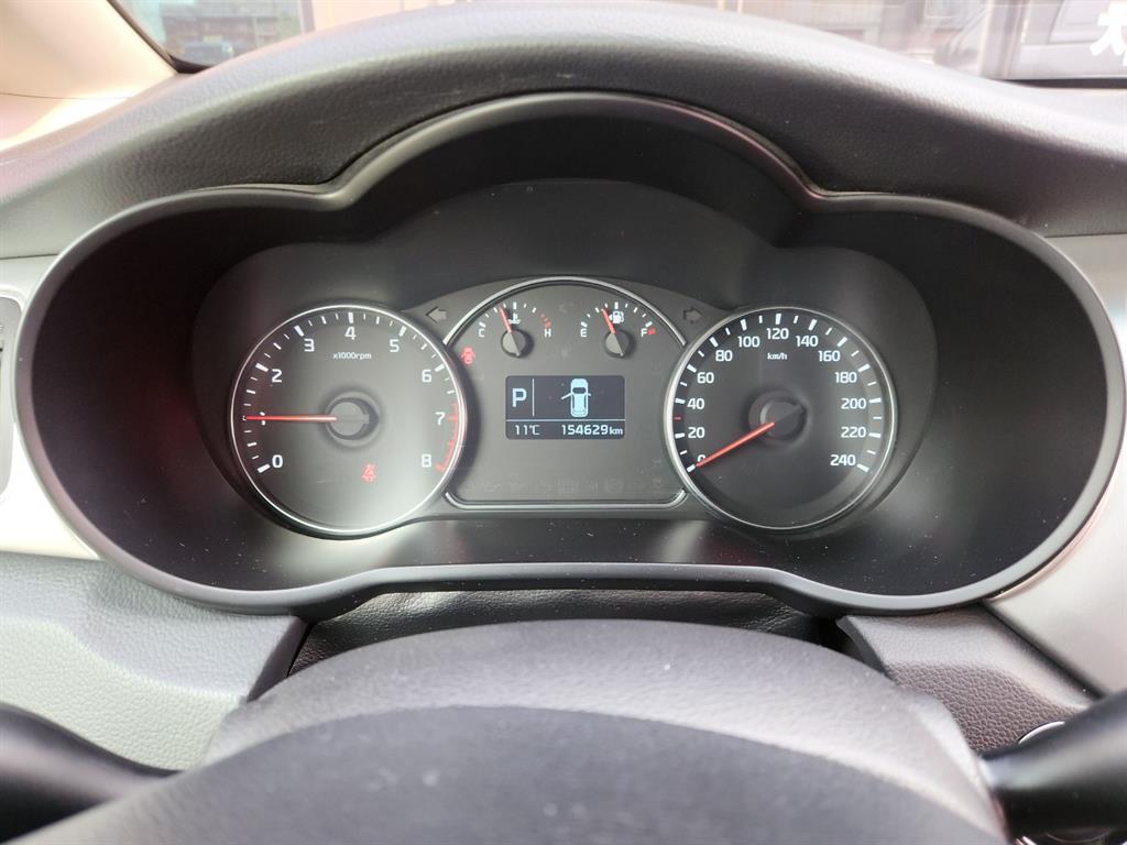 KIA Carens - Vista 7