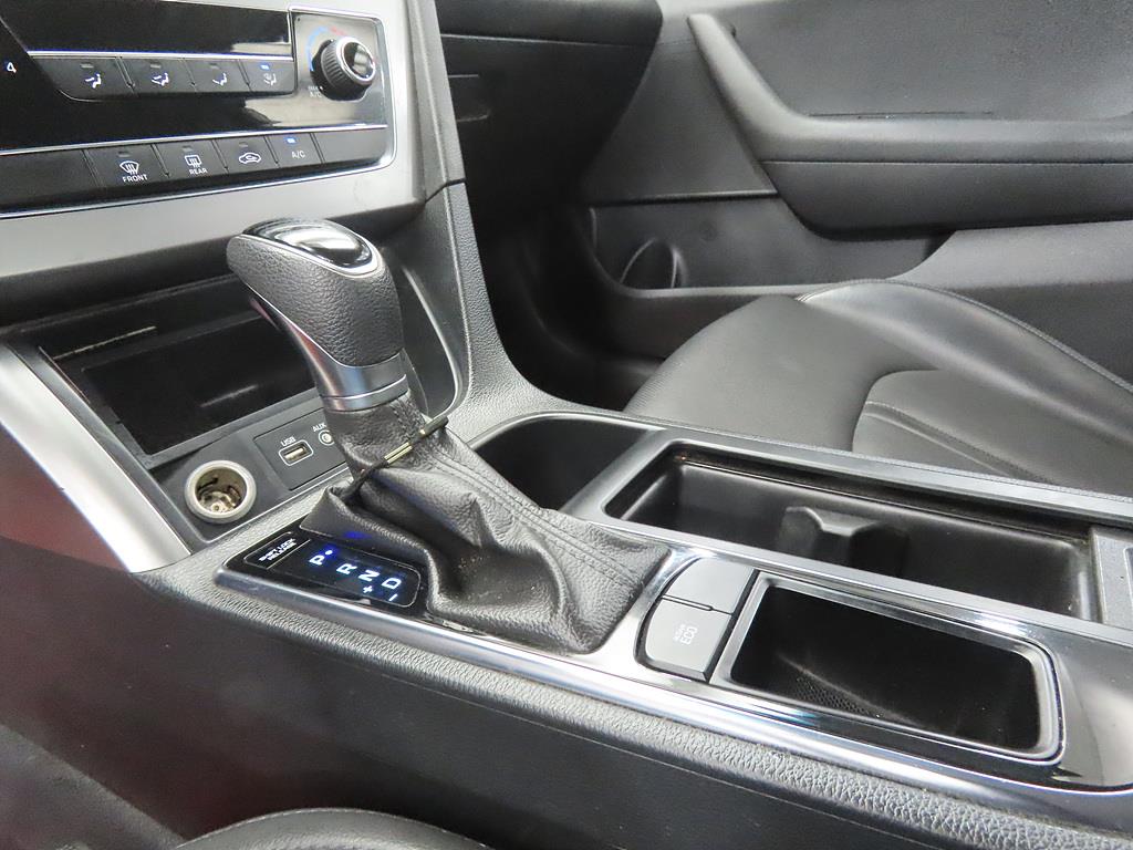 HYUNDAI Sonata - Vista 11