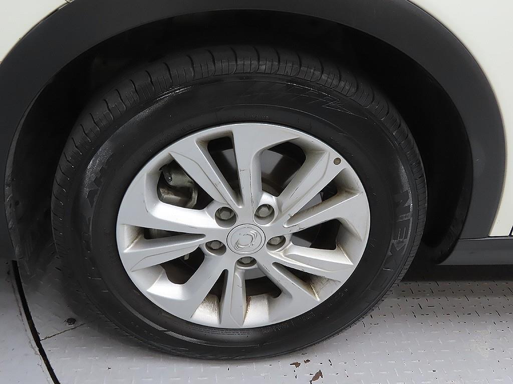 Ssangyong Tivoli - Vista 9