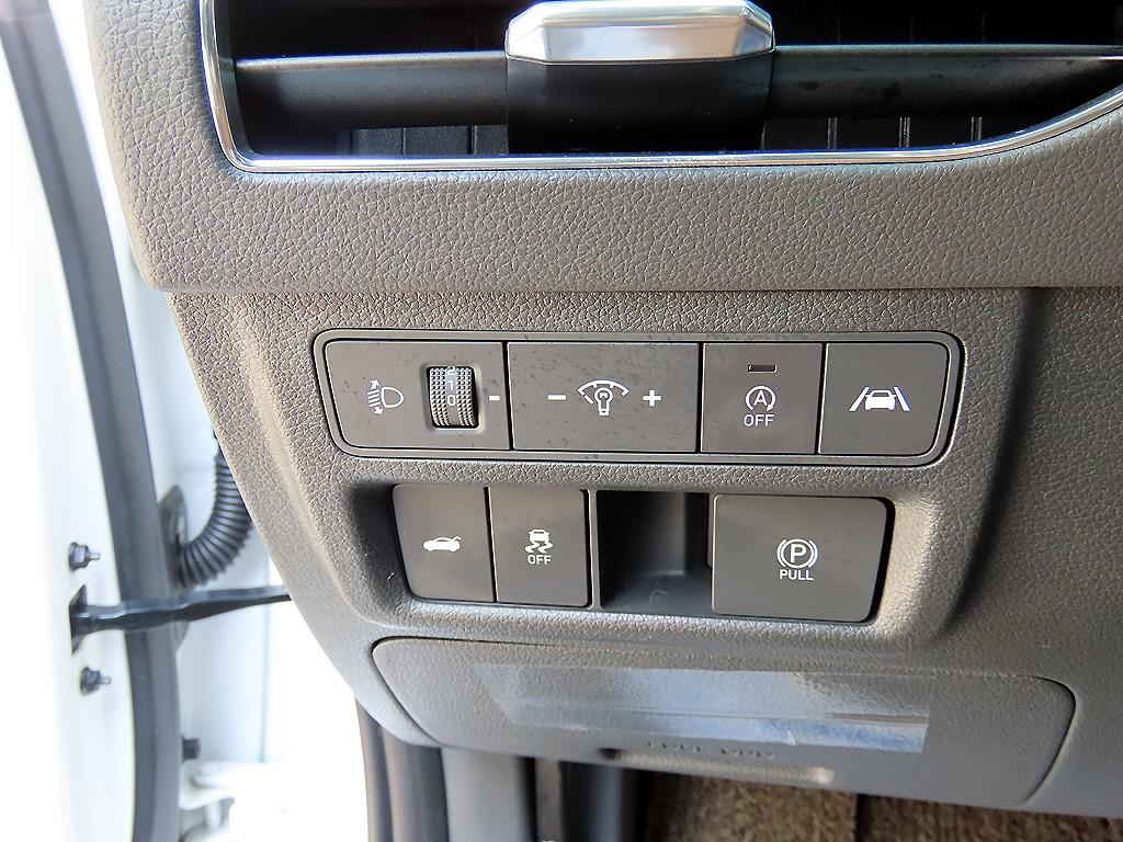 HYUNDAI Sonata - Vista 12