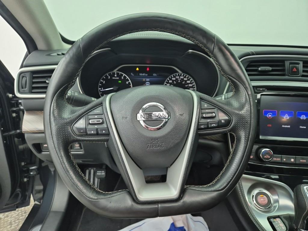 Nissan Maxima - Vista 9