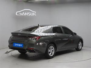 HYUNDAI Avante - Vista 8