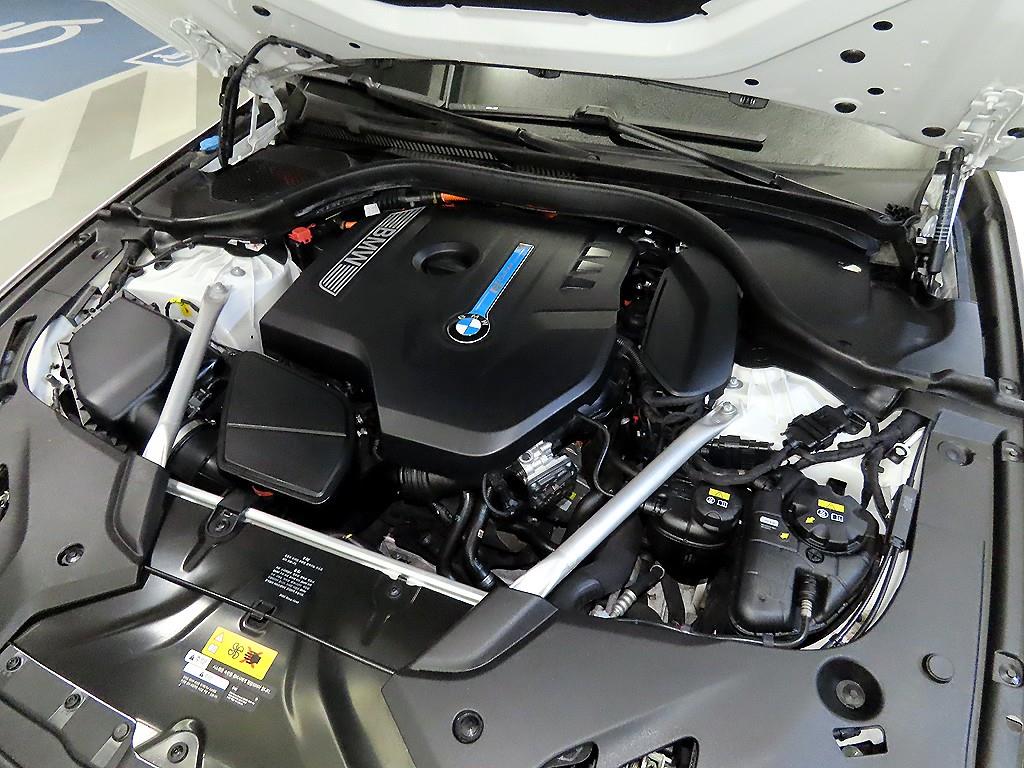 BMW 5 Series 2020 Blanco - Importación desde Corea - HF Imports Iquique - Foto 19