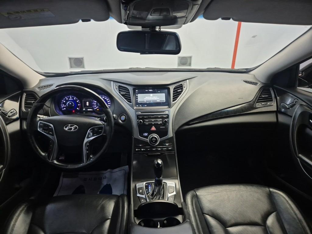 HYUNDAI Grandeur - Vista 7