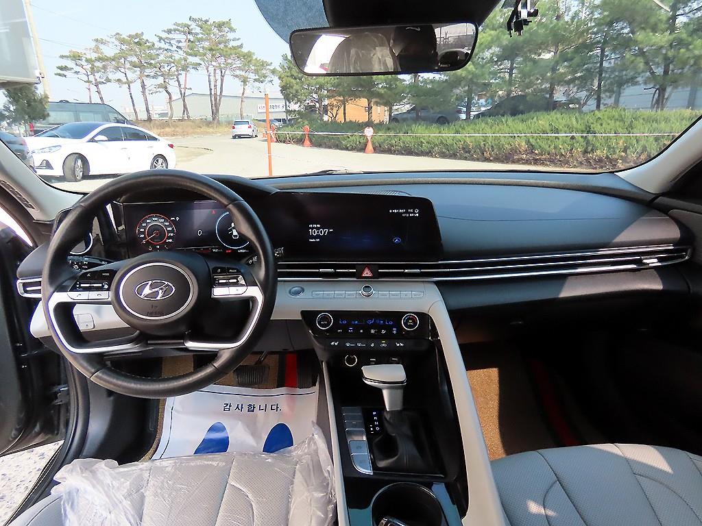 HYUNDAI Avante - Vista 7