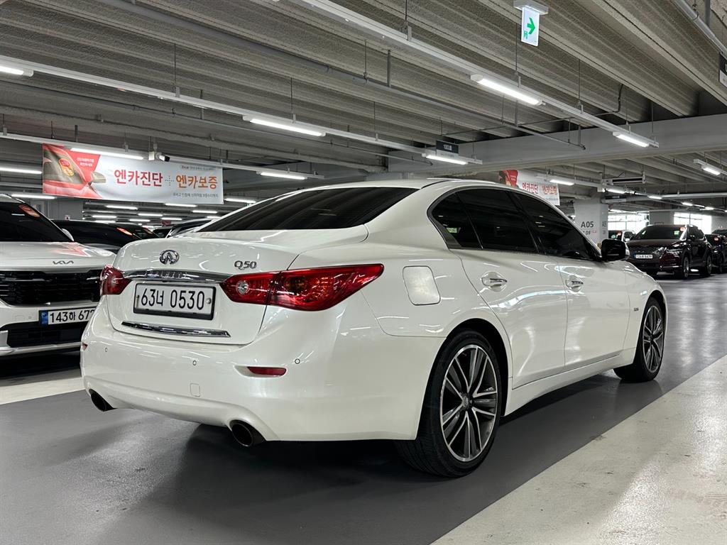Infiniti Q - Vista 5