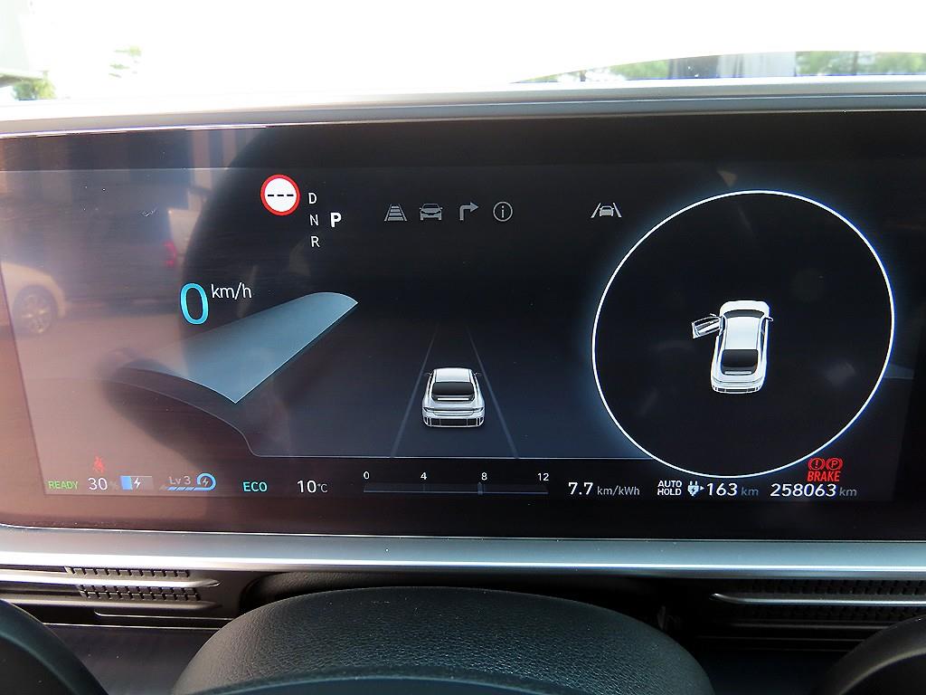 HYUNDAI Ioniq 6 - Vista 9