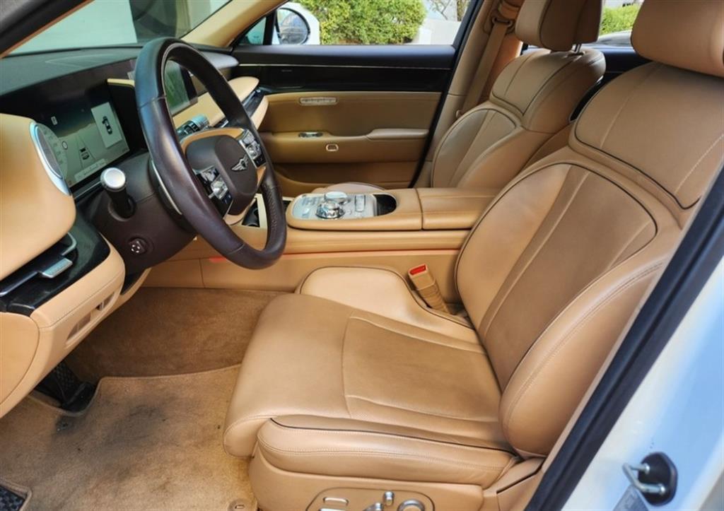 Genesis G90 - Vista 6