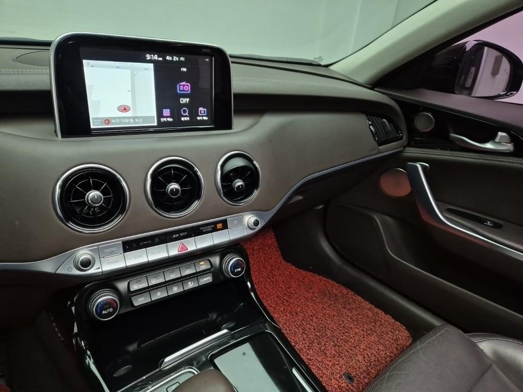 KIA Stinger - Vista 10