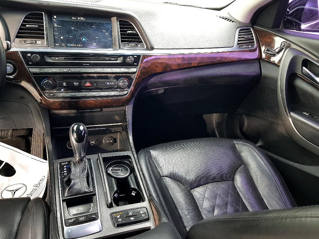 HYUNDAI Aslan - Vista 10