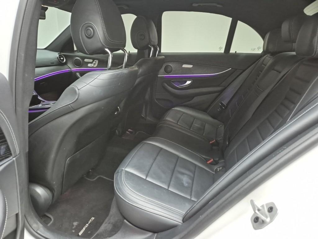 Mercedes Benz E class - Vista 12