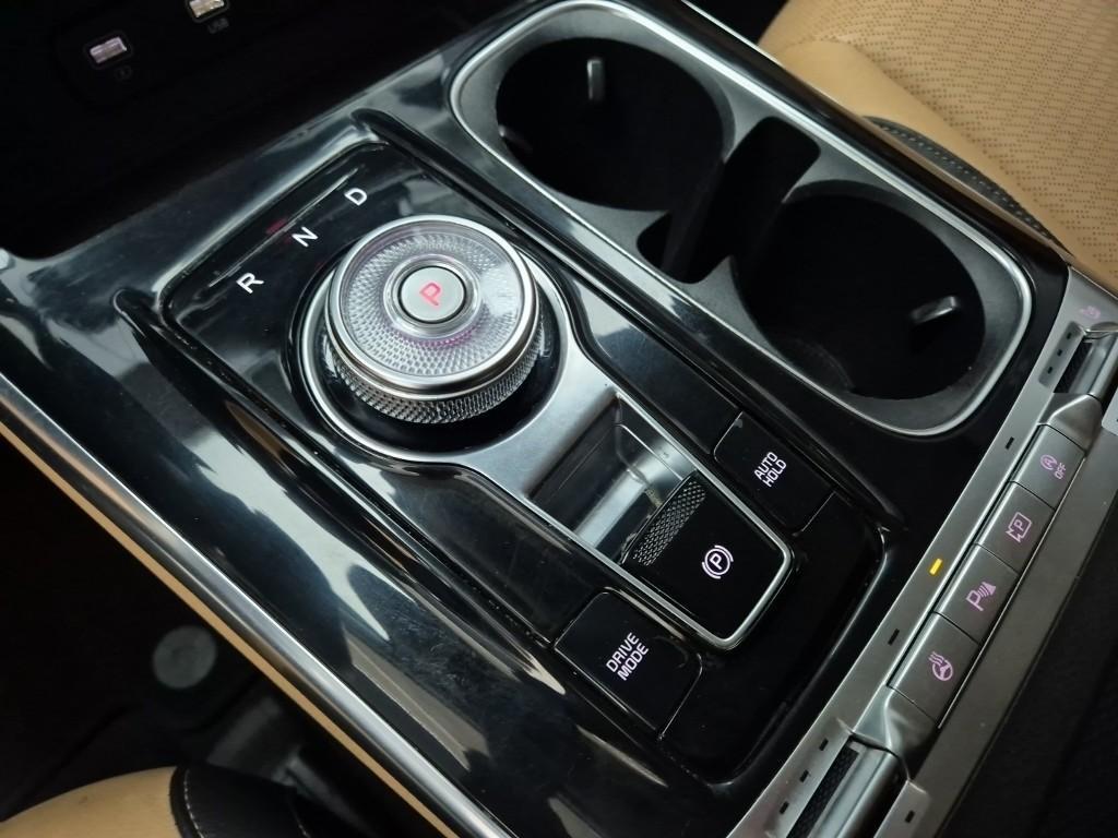 KIA Carnival - Vista 11