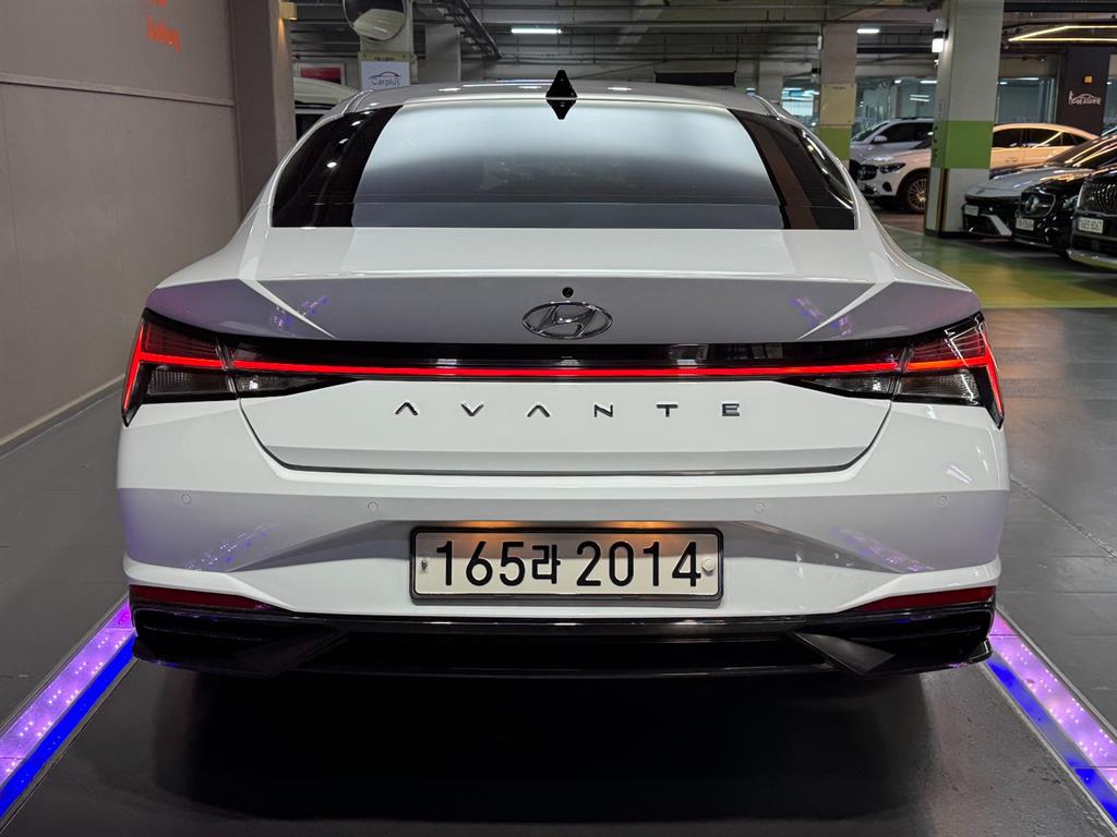 HYUNDAI Avante - Vista 4
