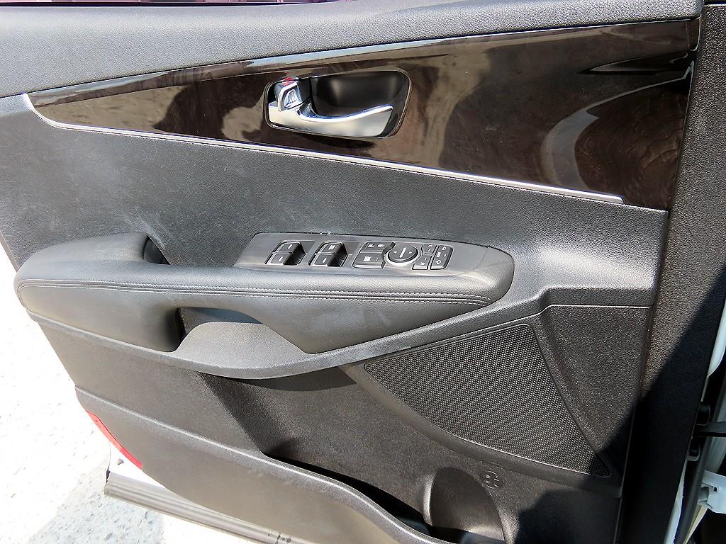 KIA Sorento - Vista 11