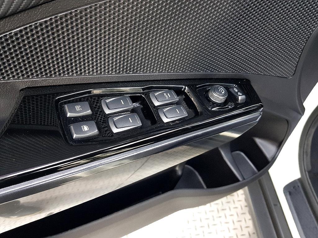 Ssangyong Tivoli - Vista 12