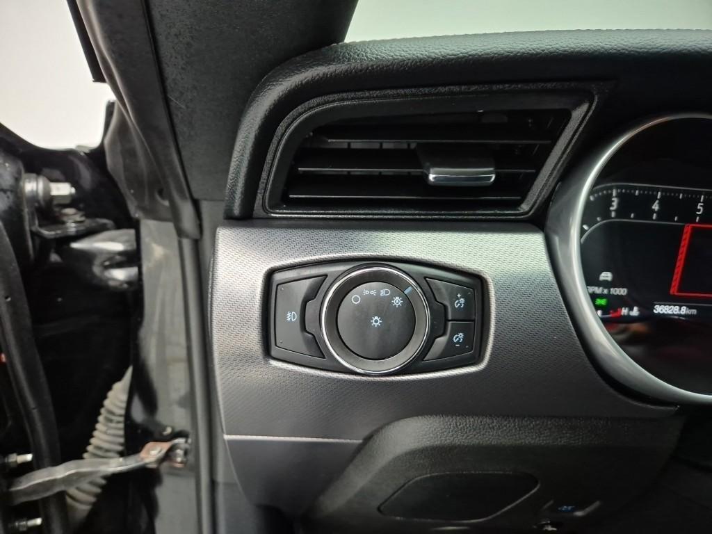 Ford Mustang - Vista 6