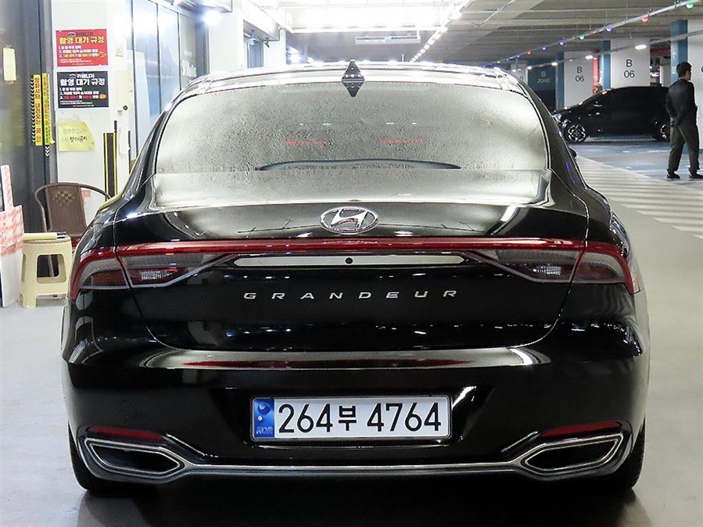 HYUNDAI Grandeur - Vista 5