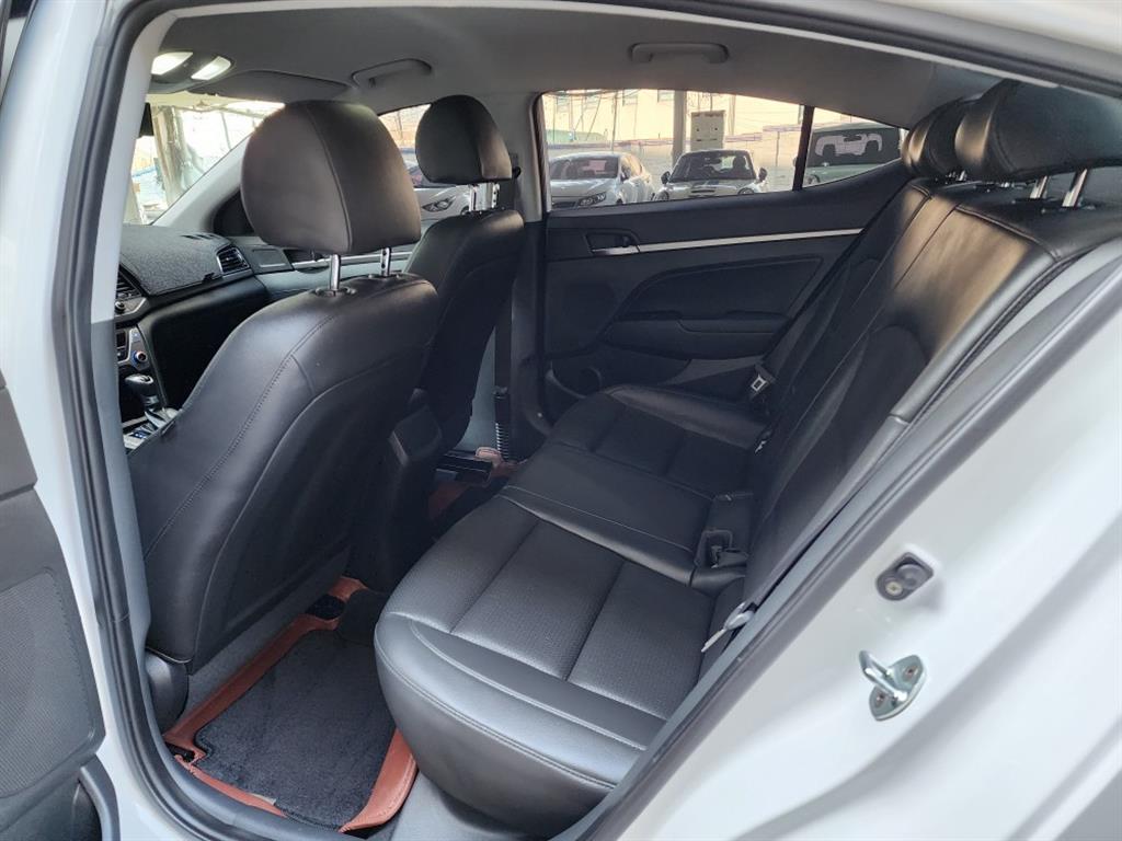 HYUNDAI Avante 2016 Blanco - Importación desde Corea - HF Imports Iquique - Foto 13