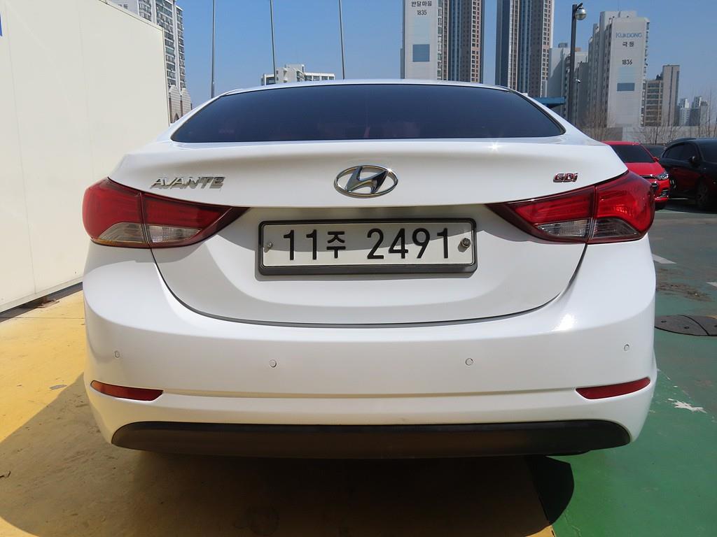 HYUNDAI Avante - Vista 4