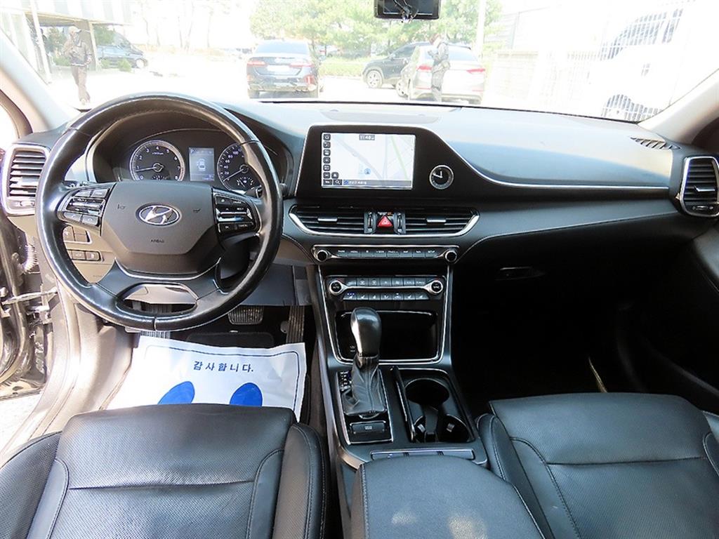 HYUNDAI Grandeur - Vista 7