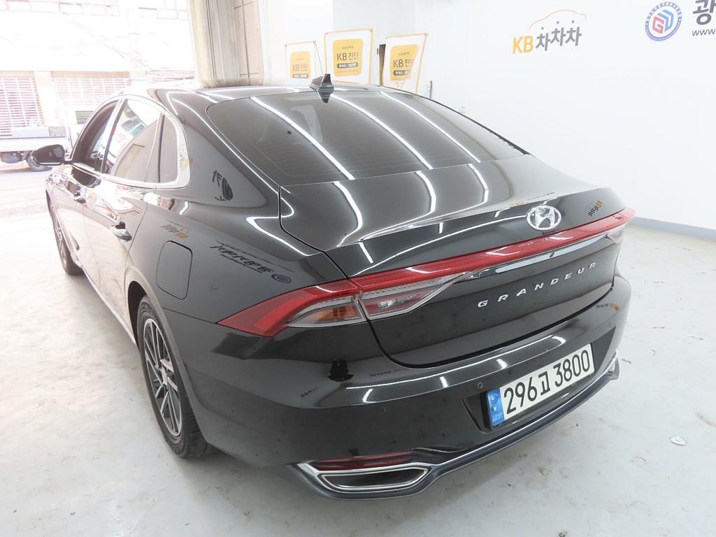 HYUNDAI Grandeur - Vista 4
