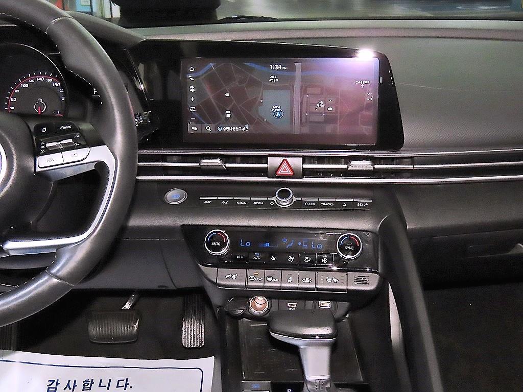 HYUNDAI Avante - Vista 11