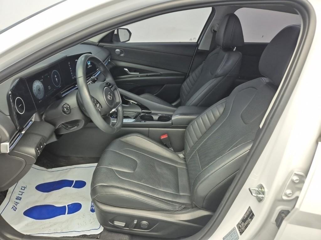 HYUNDAI Avante - Vista 11