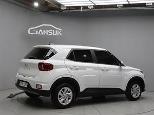 HYUNDAI Venue - Vista 8